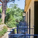 Ambeille Vue Hotel 3*